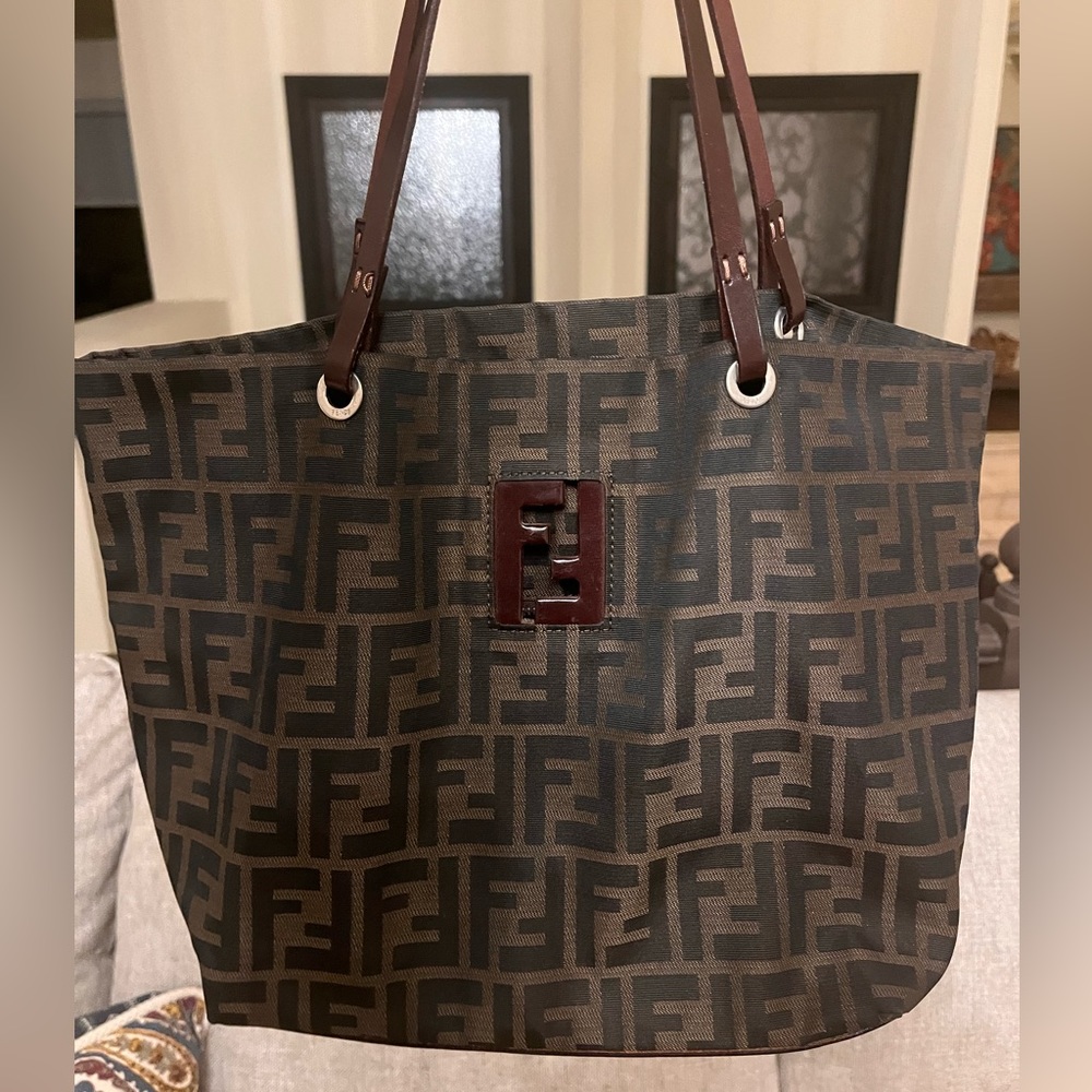 Fendi Zucca Tote 🤎